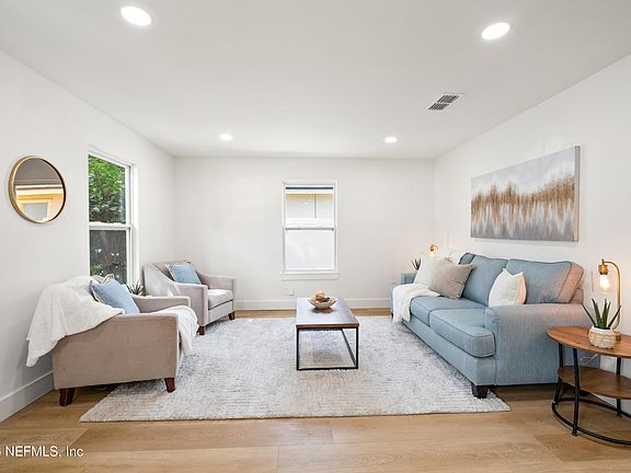 5th image of 1009 21ST Street N