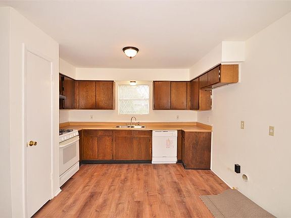 4th image of 607 Avenue F