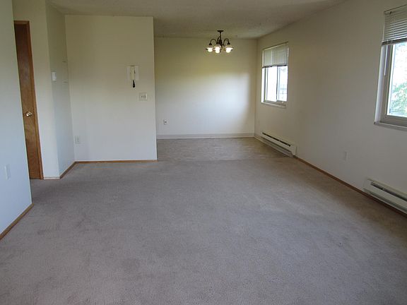 Living room-dining area