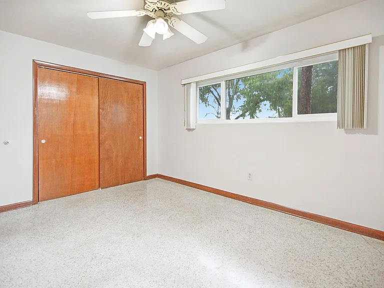 1820 NW 10th St — Photo 53