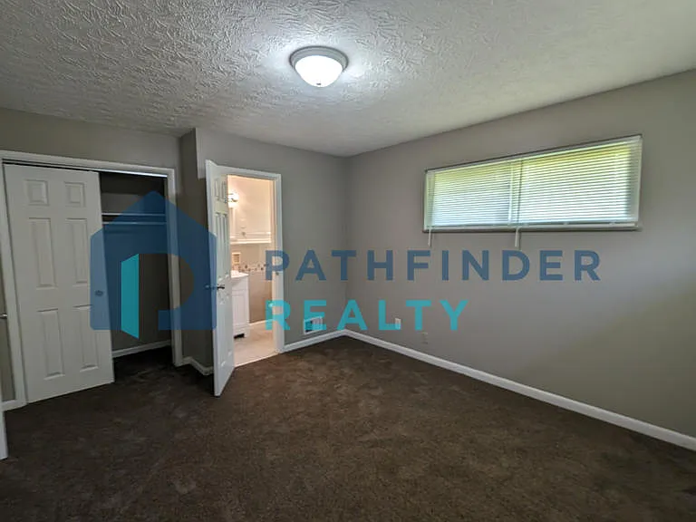 404 W Sherry Dr — Photo 8
