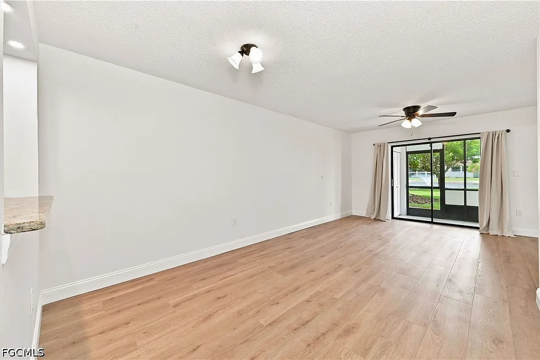 2 bed, 2.0 bath, 808 sqft, $1,500 — Photo 3