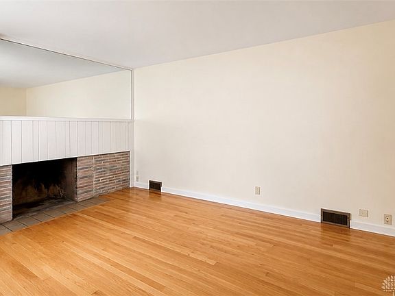 2nd image of 1032 Hampshire Rd