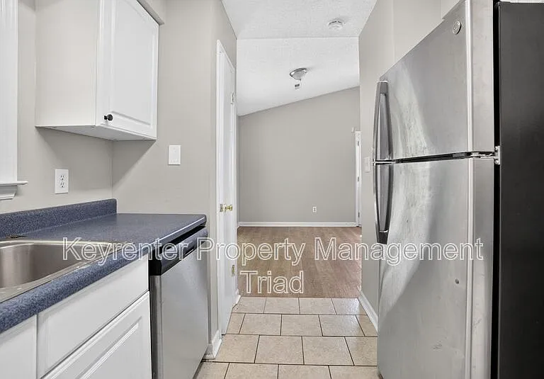 151 Laura Ave — Photo 11