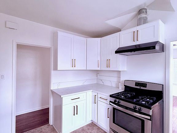 Updated kitchen with lots of storage