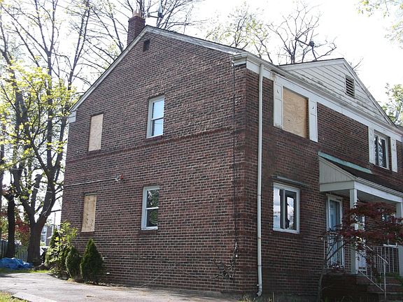 2nd image of 615 No Maple Ave