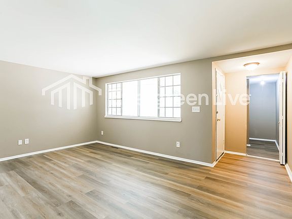3rd image of 3523 Panama Dr