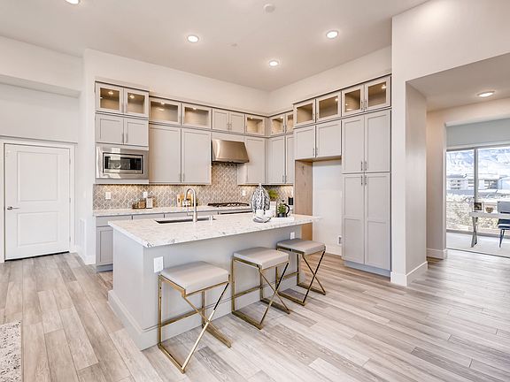 Summit Kitchen
