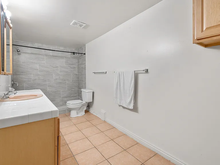 7402 S Temple Dr #A — Photo 18