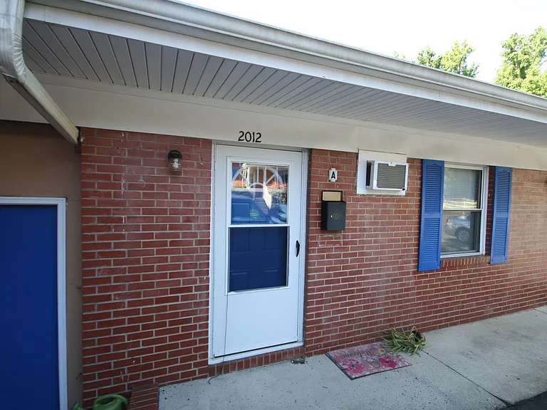 2012 Jersey Ave #A — Photo 2