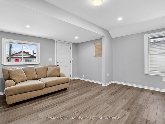 4th image of 40 Longtent Ave