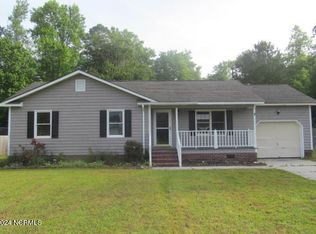 863 Mill River Rd, Jacksonville, NC 28540