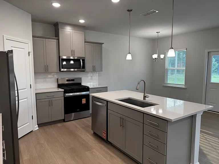 713 Wicklow Hall Dr — Photo 2
