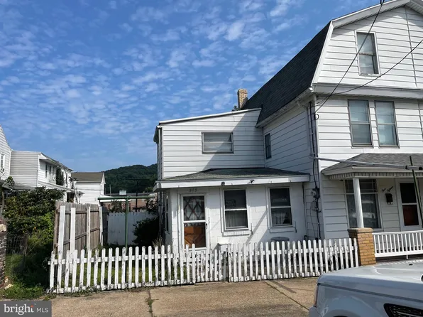 515 E 3rd St, Mount Carmel, PA 17851