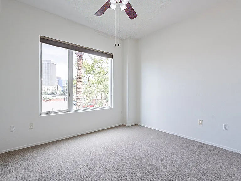17 W Vernon Ave #11 — Photo 44