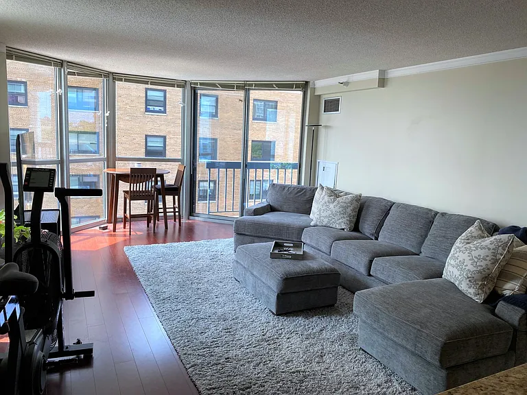 1660 N Prospect Ave #605 — Photo 3