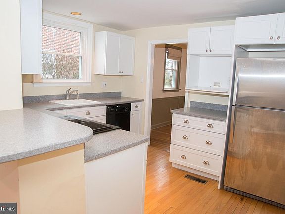 5th image of 2649 Ashwood Dr