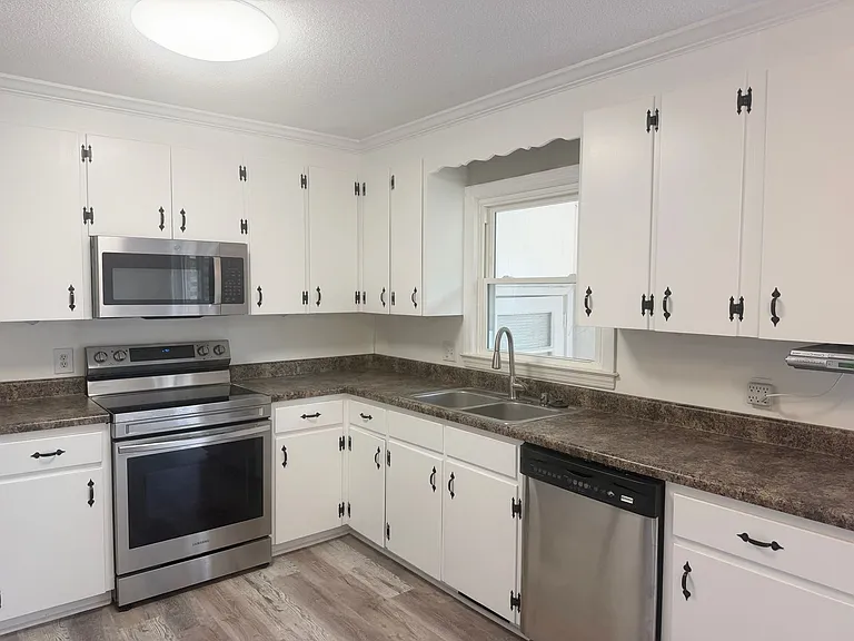 3201 Chalmers Dr — Photo 17