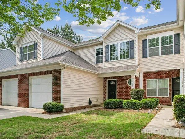 11961 Stratfield Place Cir, Pineville, NC 28134