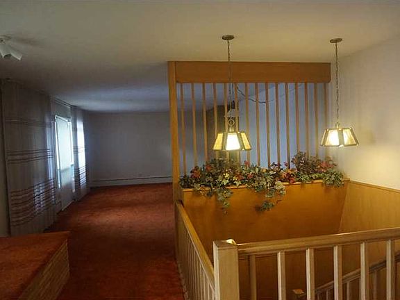 4th image of 2215 Canyon Dr