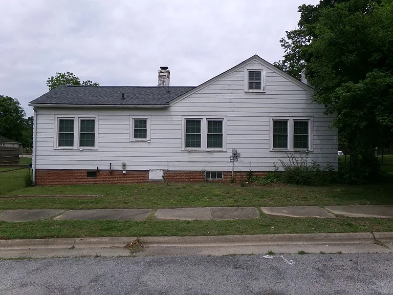 1408 E Martin Luther King Jr Dr — Photo 4