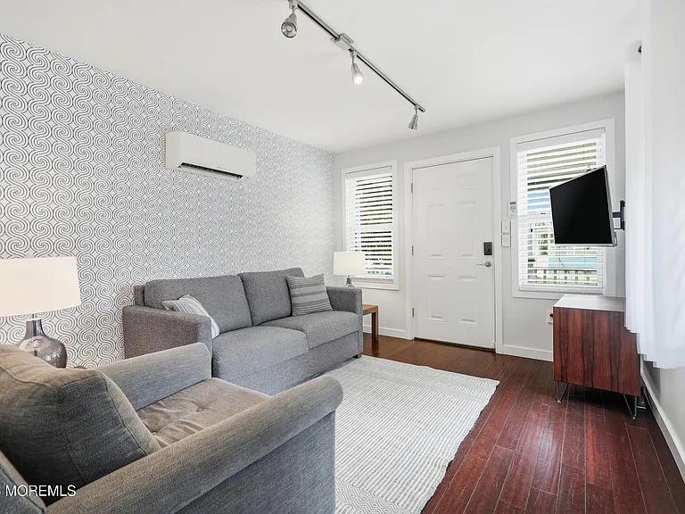 46 Broadway Ave #46 — Photo 5