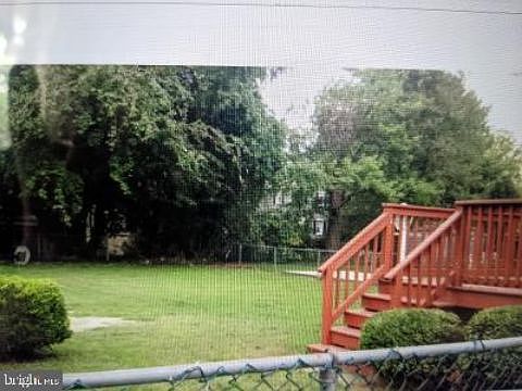 2nd image of 322 E Elma Ave