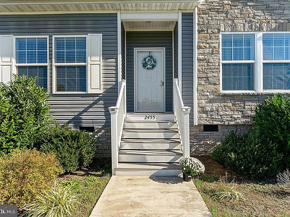 3rd image of 2455 Arbor Oak Ln