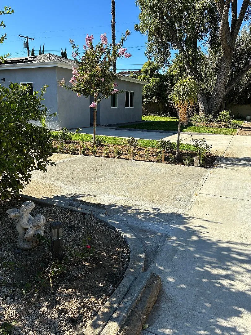 2 bed, 770 sqft, $3,450 — Photo 1