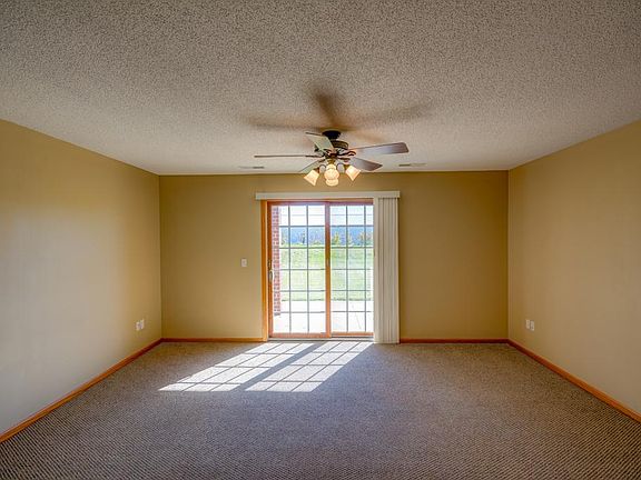 4th image of 476 Lezlie Dr APT 1