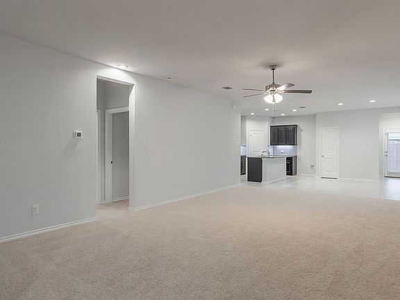 2nd image of 3312 Dahlia Dr
