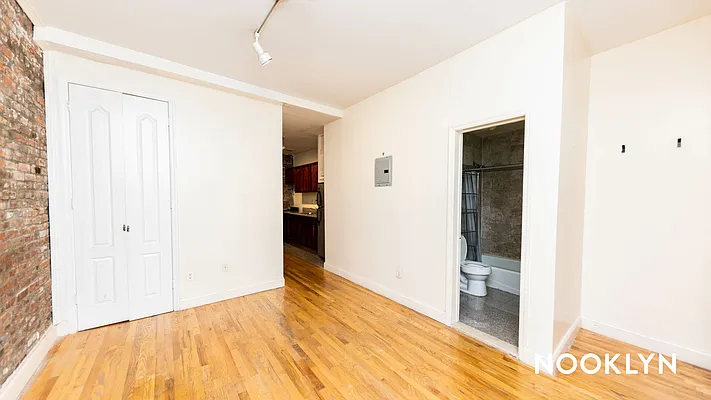 Rented by Nooklyn NYC LLC | media 8