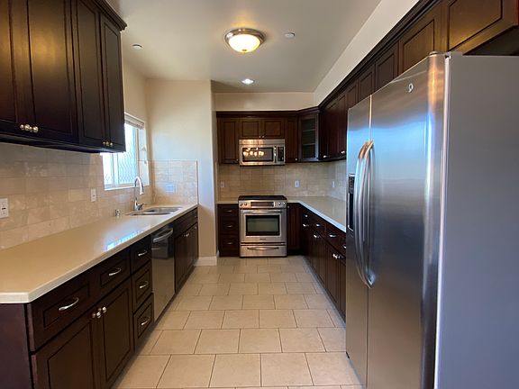 5th image of 4376 Ethel Ave Unit 402