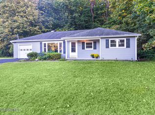 5900 Veeder Rd, Slingerlands, NY 12159