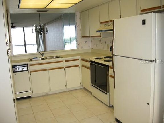 4th image of 11730 Shipwatch Dr APT 406