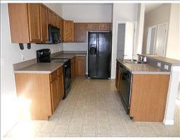 4th image of 3824 Laurel View Dr