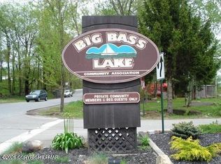 2702 Eagles View Dr, Gouldsboro, PA 18424