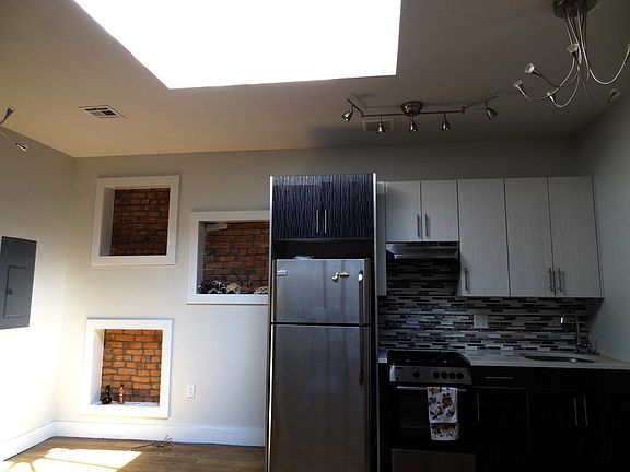 4th image of 314 Van Buren St #2L