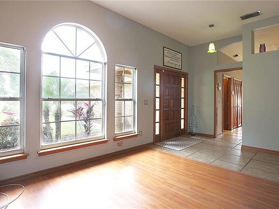 5th image of 11041 Lake Katherine Cir