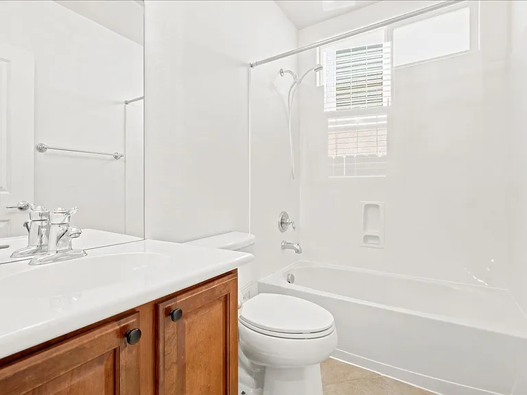 3169 Parkham Dr — Photo 17