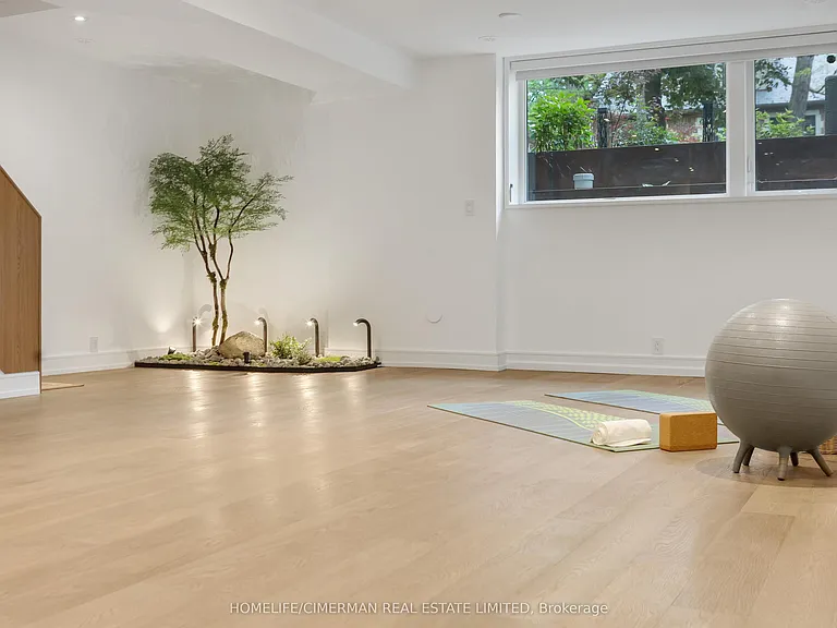 124 Lyndhurst Ave — Photo 21