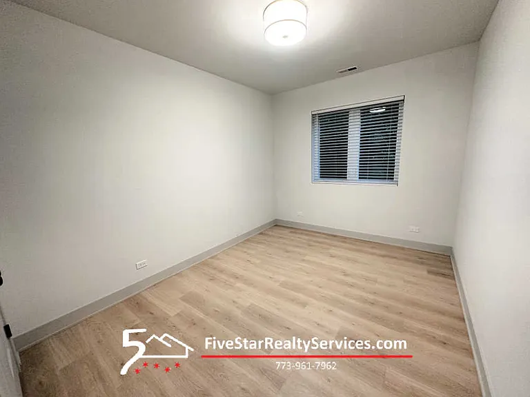 4420 S Prairie Ave #1 — Photo 4