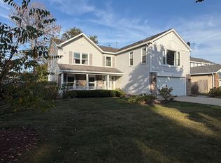 14 Newtown Dr, Buffalo Grove, IL 60089