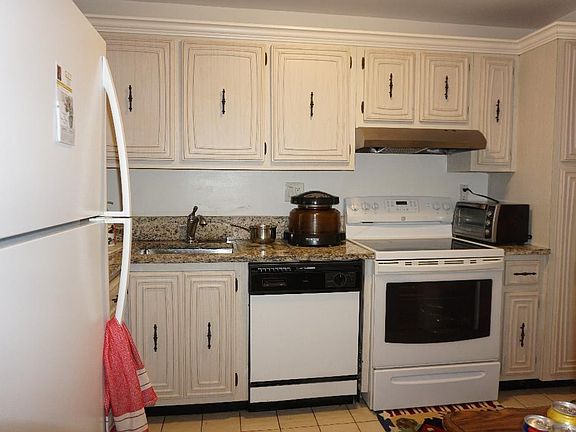 3rd image of 3801 Environ Boulevard #219