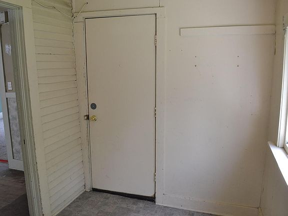 2nd image of 1349 Garfield Ave NW
