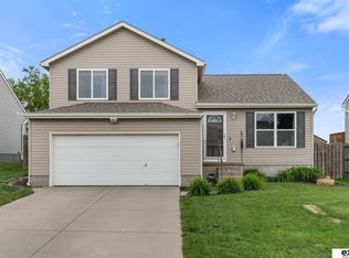 16136 Cherrywood St, Omaha, NE 68136