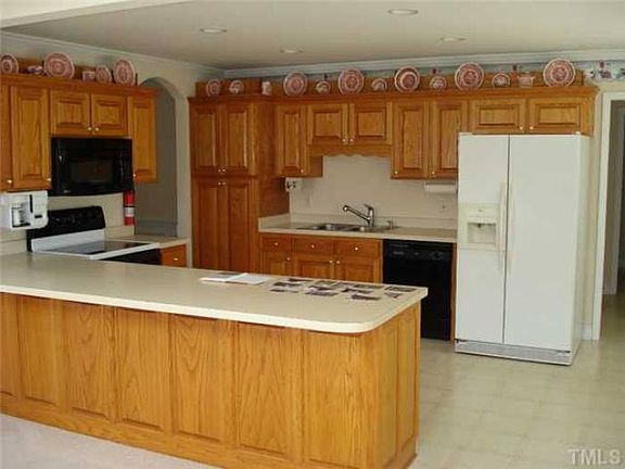 Spacious Kitchen