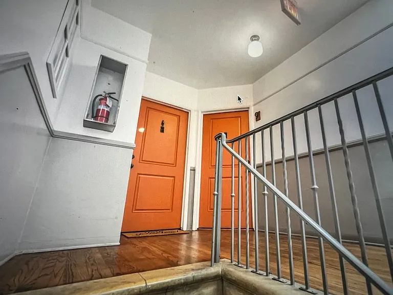 305 Coronado — Photo 7