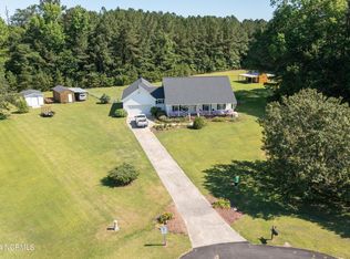 610 Barwick Dr, Washington, NC 27889