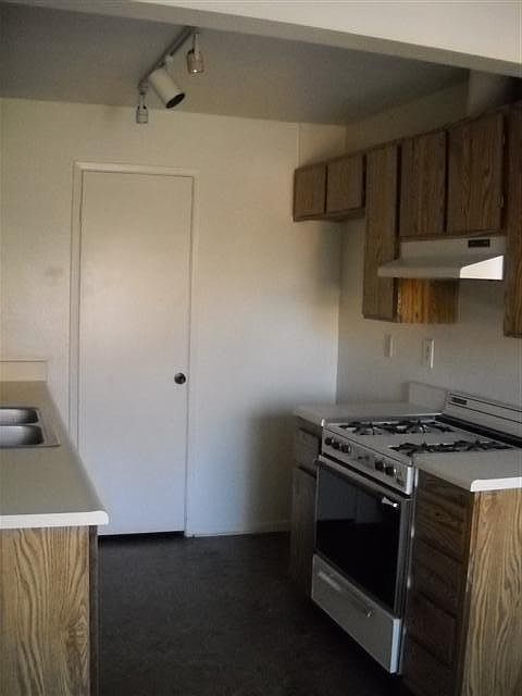 2nd image of 1300 Brentwood Cir Unit C